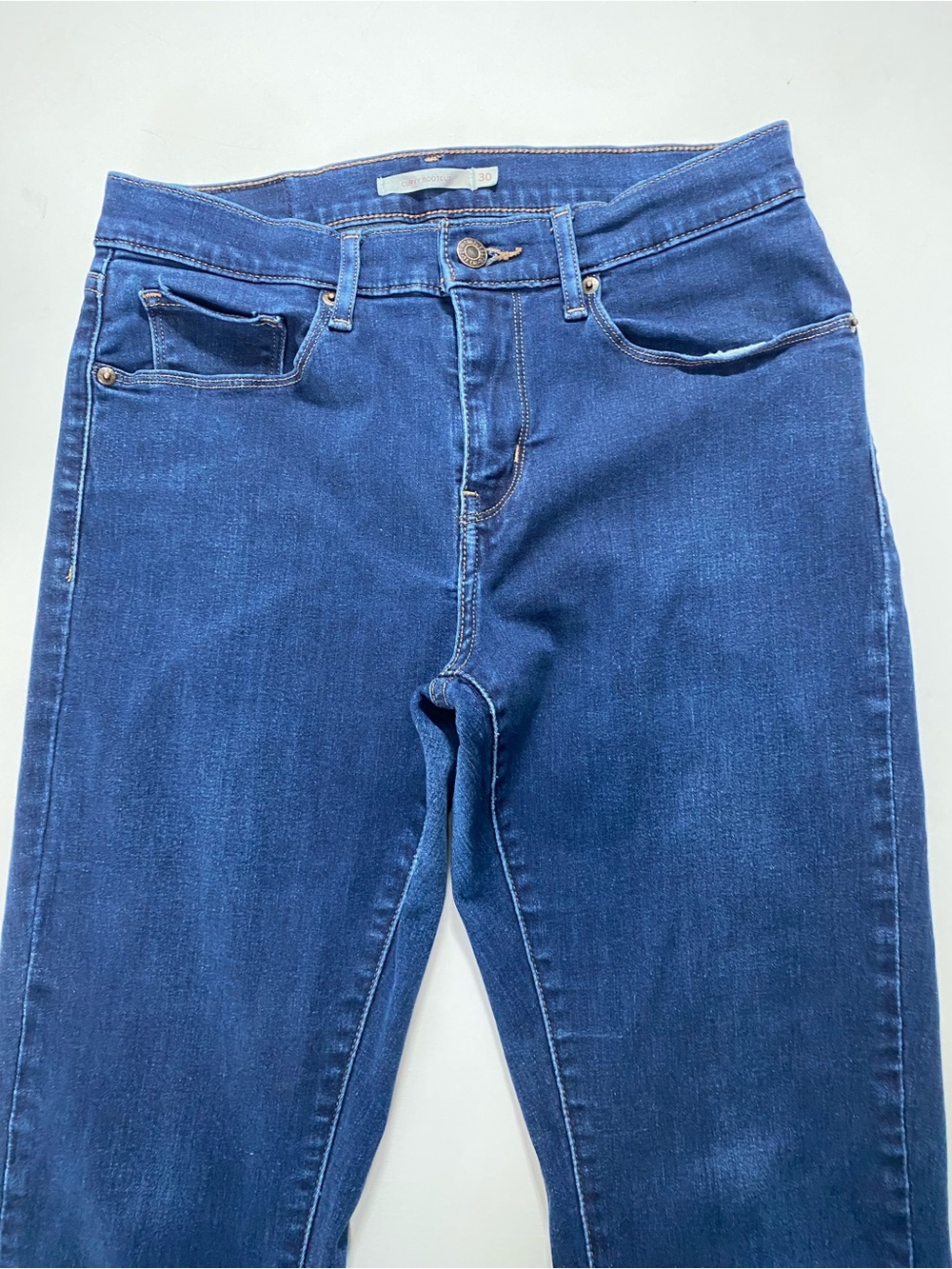 Title: Levi's Curvy Bootcut Jeans Women's Size 30 Medium Dark Wash Stretch Denim